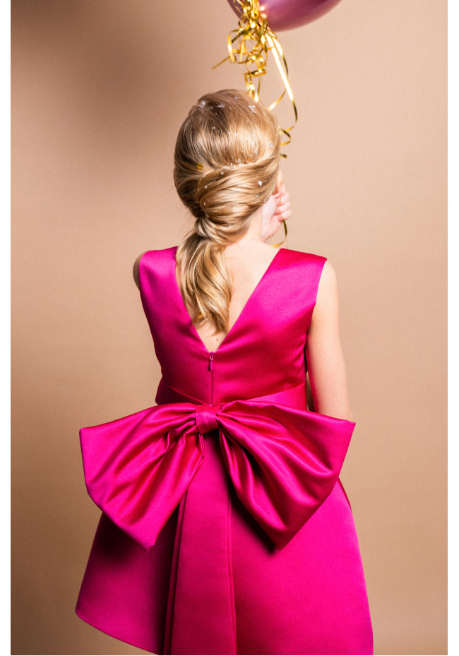 Платье с бантом розового цвета