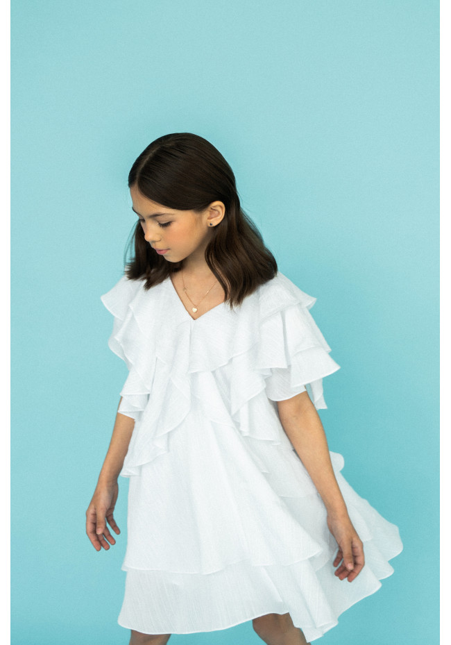 Платье с воланами белого цвета 